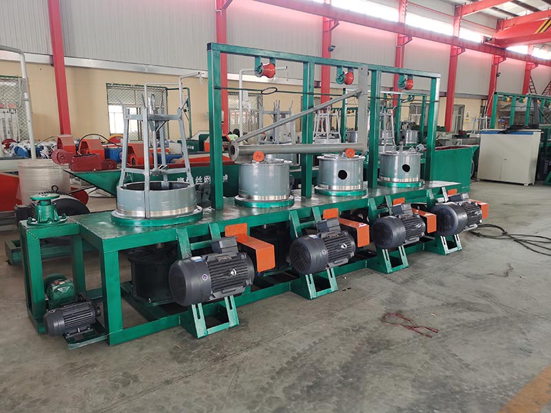 連罐干式滑輪拔絲機(jī) 連罐干式滑輪拔絲機(jī)